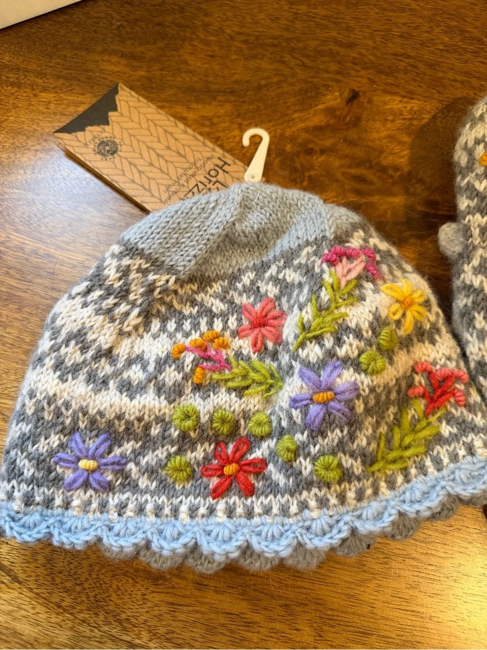 Lost Horizons Gray Knit Floral Embroidered Beanie & Mitten Set NWT